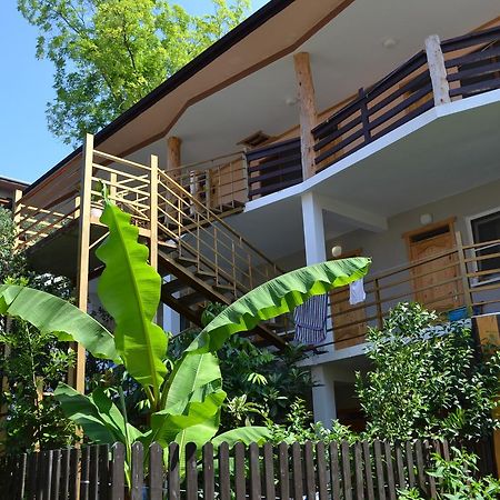 Sun Hotel Guest House Pizunda Exterior photo